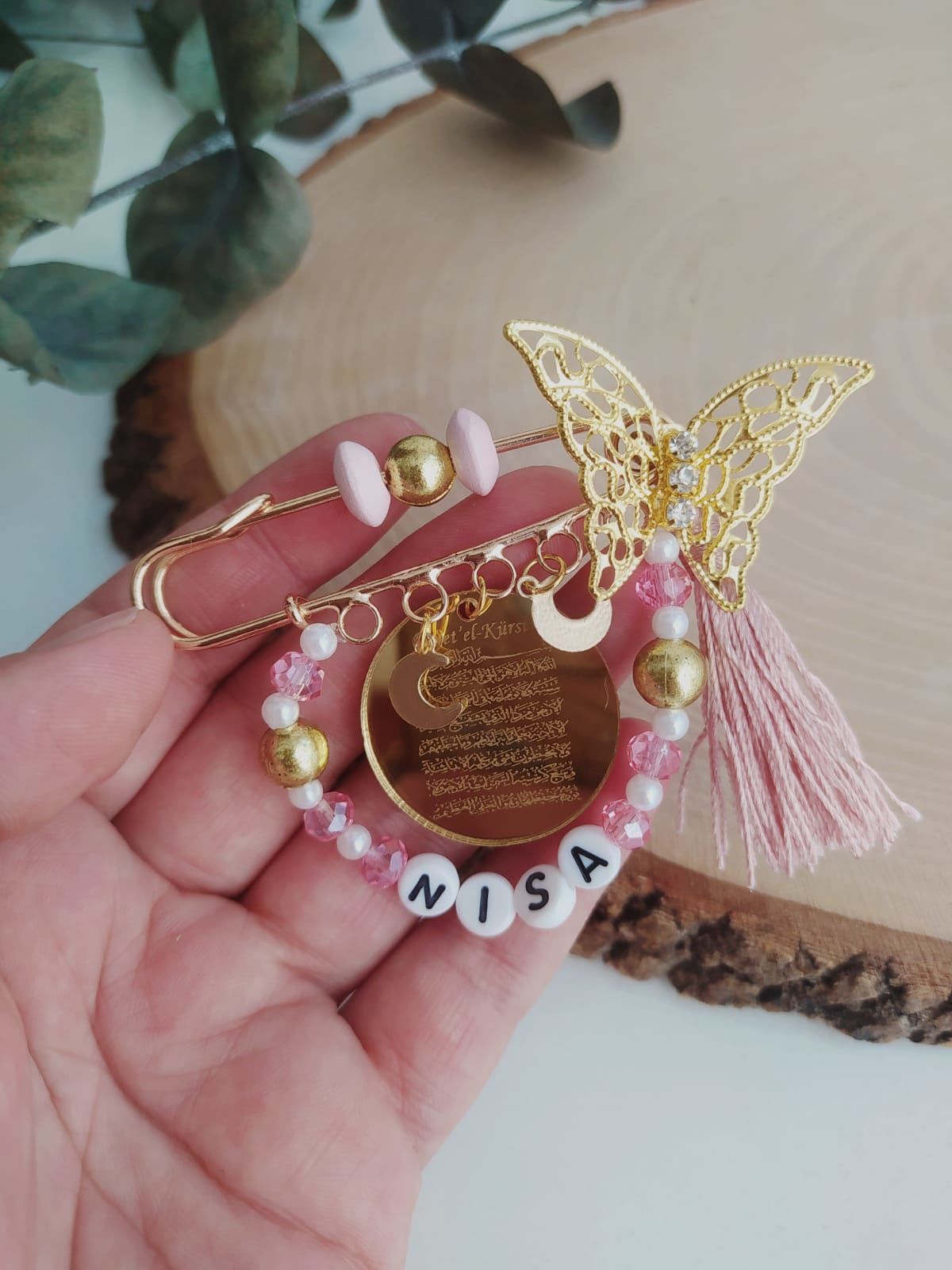 Ayetel Kürsi Dualı İsimli Süslemeli Bebek Nazarlık Yaka İğnesi, Bebek Maşallah İğnesi, Bebek Hediye