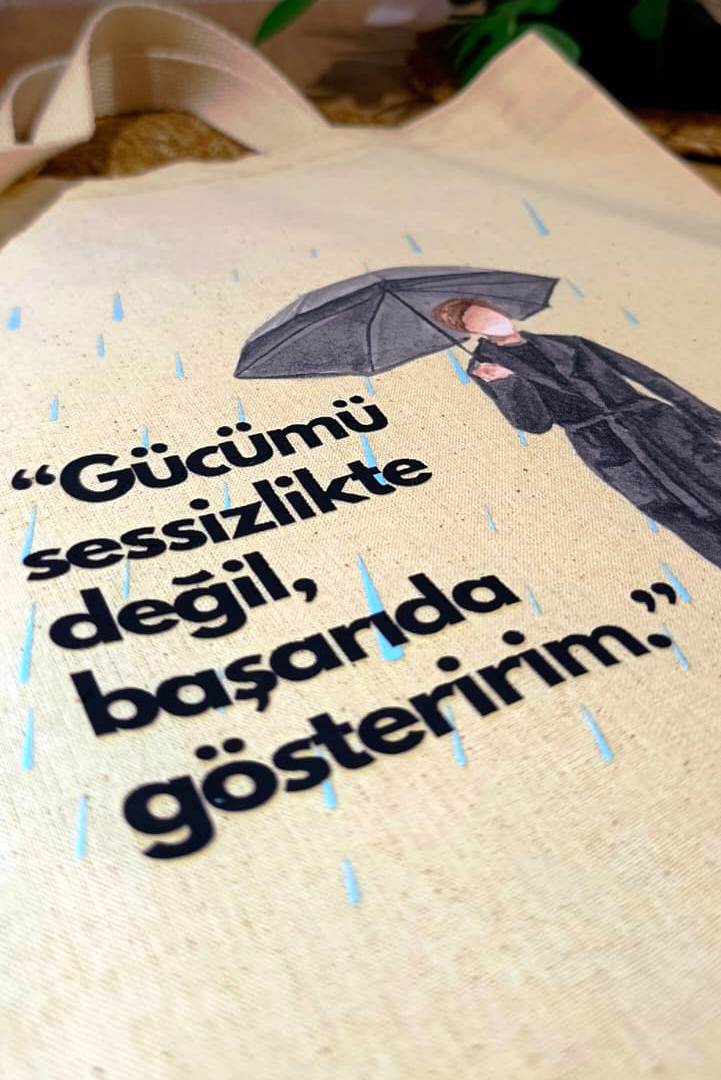 Doğal pamuklu bez çanta, sonbaharın sıcak tonlarını yansıtan çevre dostu ve şık bir tasarım – Hepiden