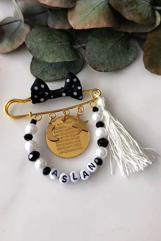 Beyaz boncuklu bebek yaka iğnesi, el emeğiyle hazırlanmış zarif hediyelik – Hepiden