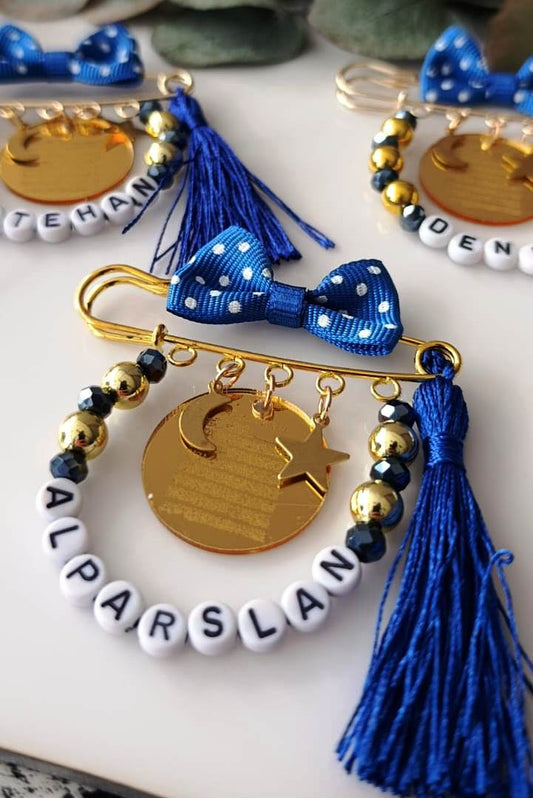 Bebek Hediyelik Yaka İğnesi, Saks Mavisi, Kişiye Özel İsimli - Hepiden