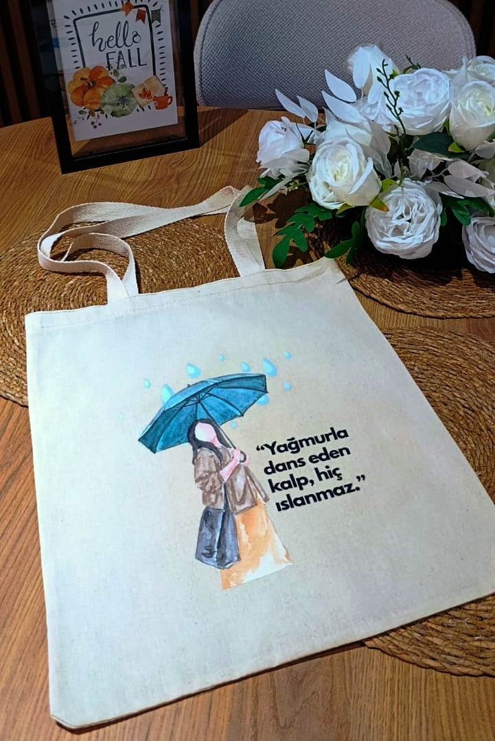 Doğal pamuklu bez çanta, sonbaharın sıcak tonlarını yansıtan çevre dostu ve şık bir tasarım – Hepiden