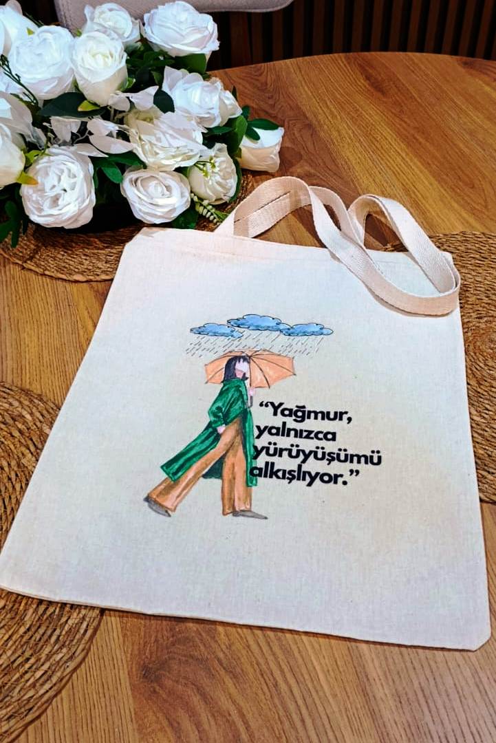 Sonbahar temalı baskılı bez çanta, %100 pamuklu kumaşı ve canlı DTF baskısıyla zarif ve dayanıklı bir kullanım sunar – Hepiden