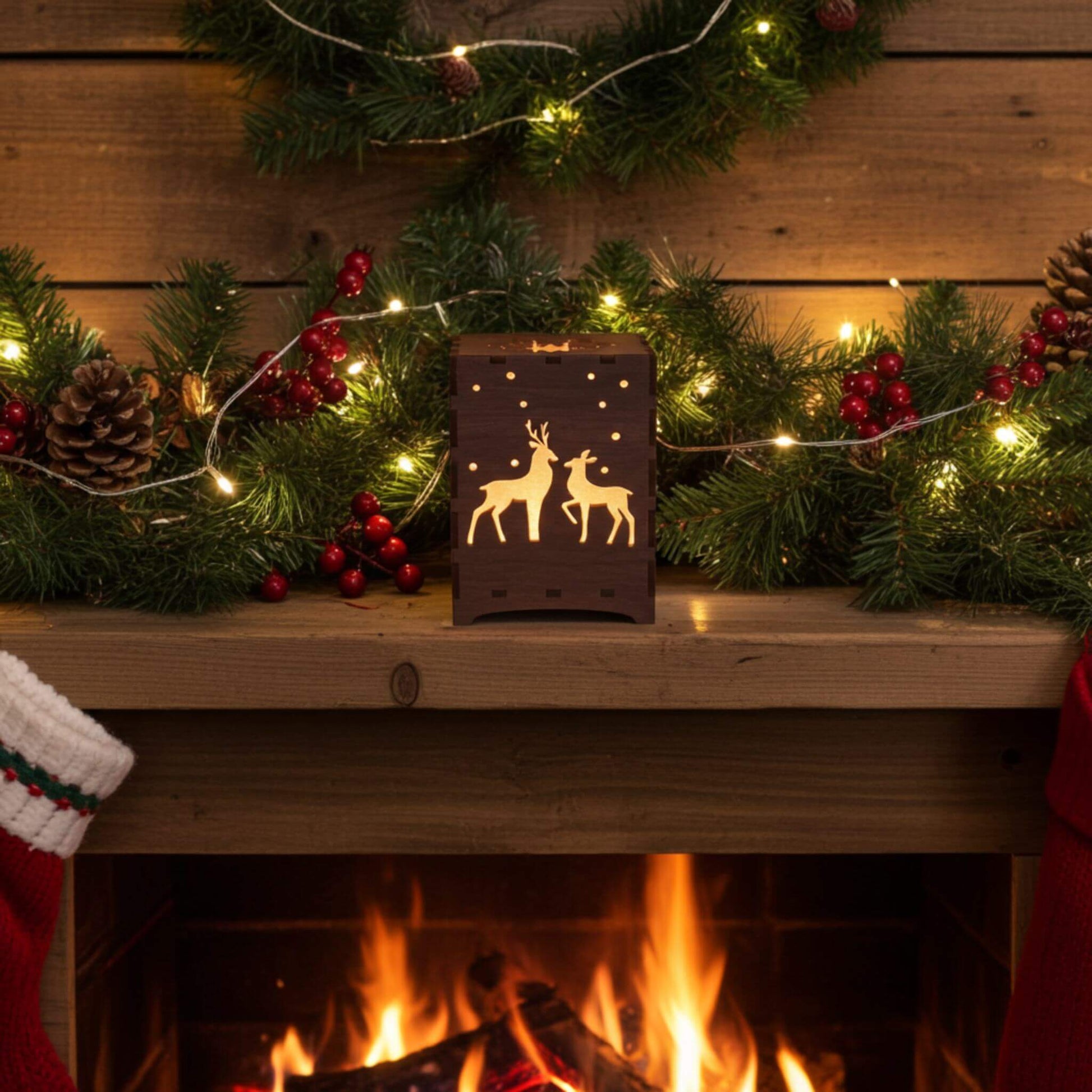 Yılbaşı dekoratif ürünleri, Yılbaşı Hediyelikleri, Yılbaşı Masası Dekorları, Yılbaşı Ağacı Süsleri için Hepiden.com'a gelin.