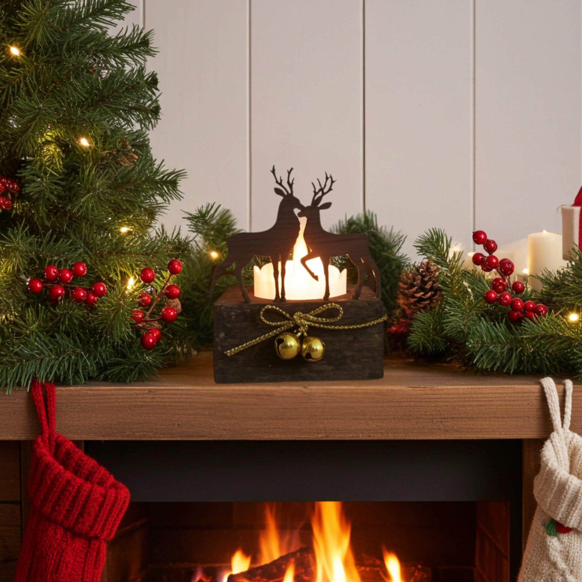 Yılbaşı dekoratif ürünleri, Yılbaşı Hediyelikleri, Yılbaşı Masası Dekorları, Yılbaşı Ağacı Süsleri için Hepiden.com'a gelin.