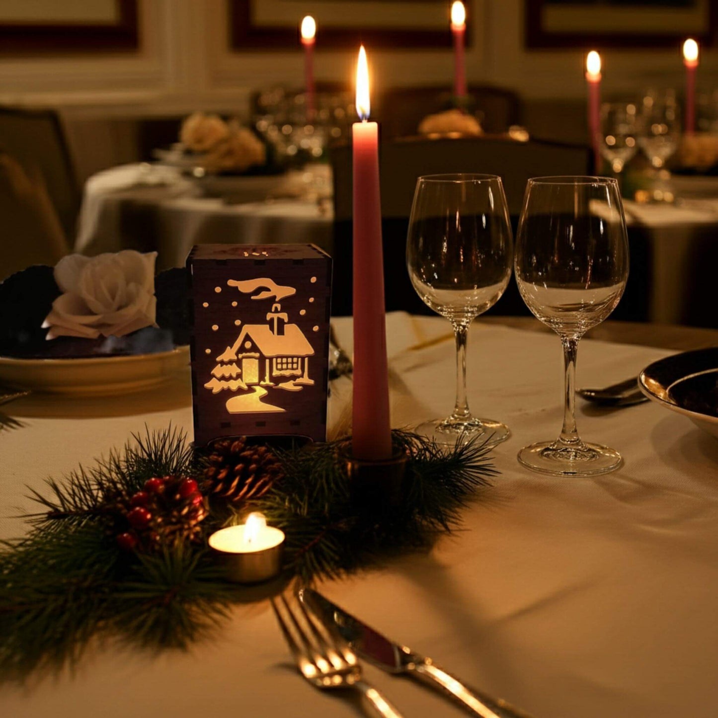 Yılbaşı dekoratif ürünleri, Yılbaşı Hediyelikleri, Yılbaşı Masası Dekorları, Yılbaşı Ağacı Süsleri için Hepiden.com'a gelin.