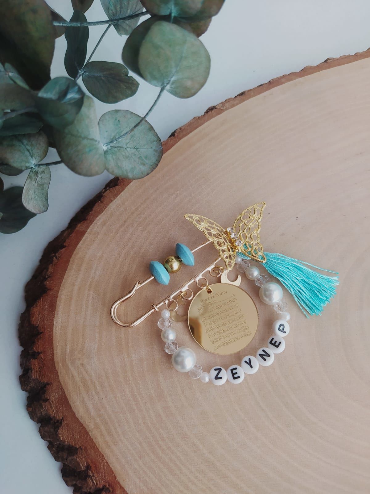 Ayetel Kürsi Dualı İsimli Süslemeli Bebek Nazarlık Yaka İğnesi Bebek Maşallah İğnesi Bebek Hediyelik